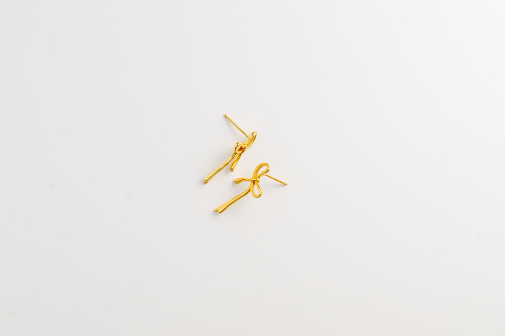 Bow Studs- Gold